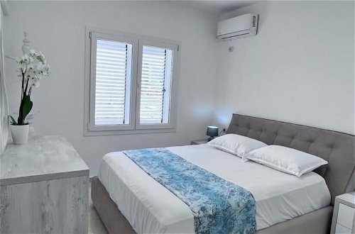 Foto 2 - White Luxury Apartment