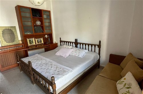 Foto 4 - New Jdeideh, Including Generator, Furnished Apartment, Parking, Great Location