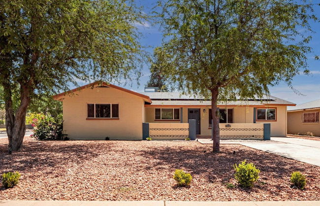 5BR Sleeps 10 Hot Tub Fire Pit Games & Walk to ASU - Foto 33