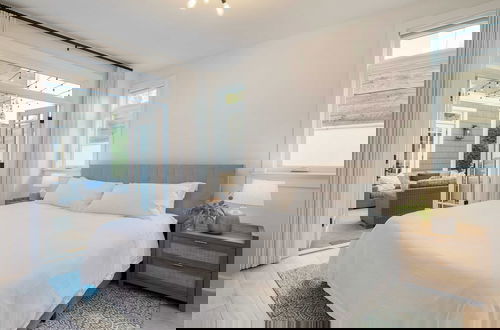 Foto 23 - Emerald Cove by Avantstay Mins to Beach & Pier