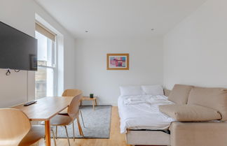 Foto 1 - Bright and Spacious 1BD Flat - Camden