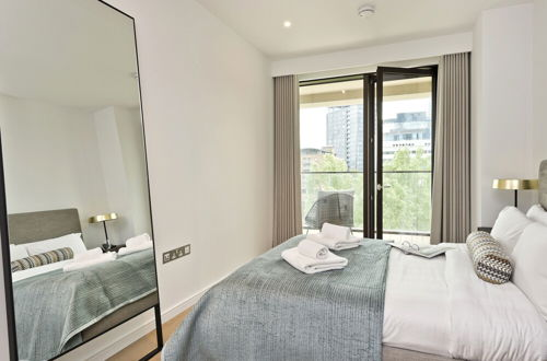 Foto 5 - Deluxe one Bedroom Apartment in Canary Wharf
