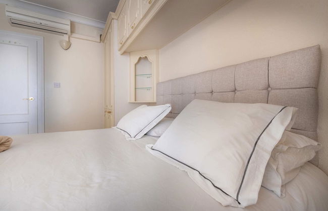 Neptune Suite-hosted by Sweetstay - Photo 51