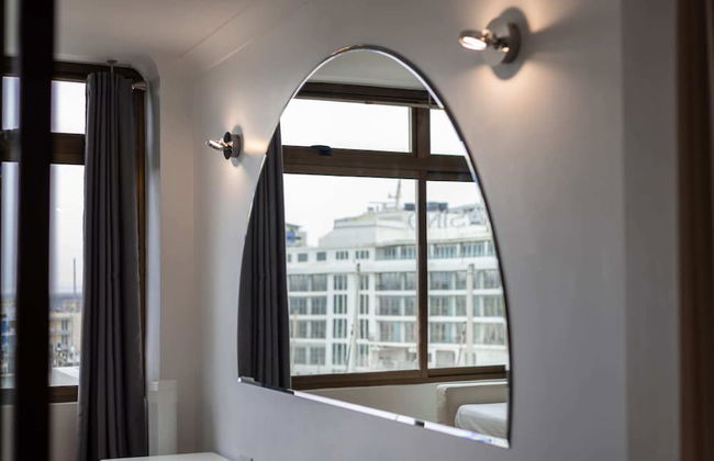 Neptune Suite-hosted by Sweetstay - Photo 49