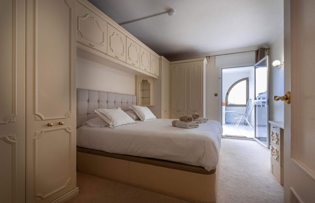 Neptune Suite-hosted by Sweetstay - Photo 15