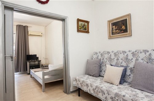 Photo 29 - Charming 2 Bedroom apt next to Panormou