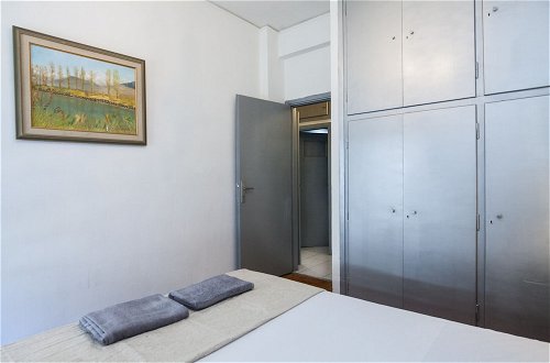 Photo 9 - Charming 2 Bedroom apt next to Panormou