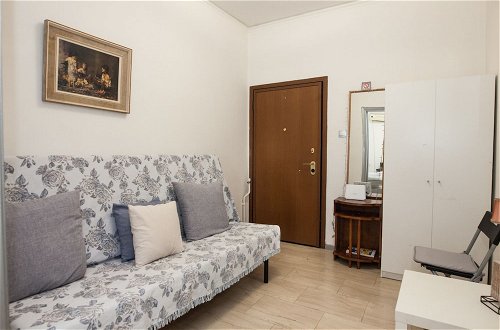 Photo 18 - Charming 2 Bedroom apt next to Panormou