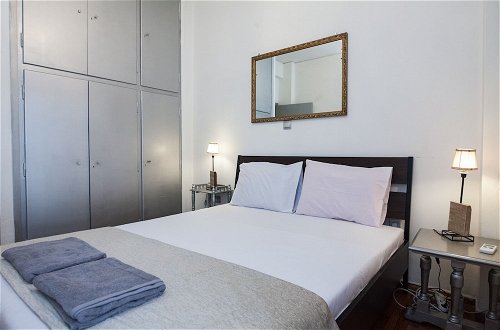 Photo 8 - Charming 2 Bedroom apt next to Panormou