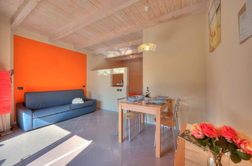 Photo 11 - Orange Apartment Desenzano With Wi-fi