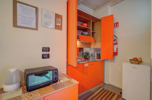 Photo 4 - Orange Apartment Desenzano With Wi-fi