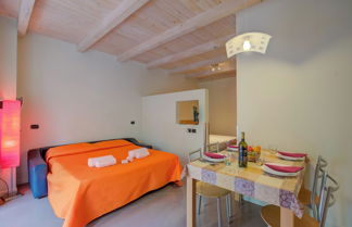 Photo 3 - Orange Apartment Desenzano With Wi-fi