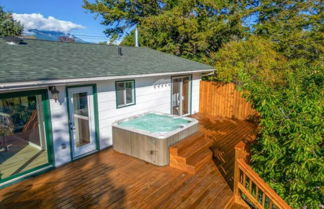 Photo 3 - The Aura No Service Fees Lake View Hot Tub