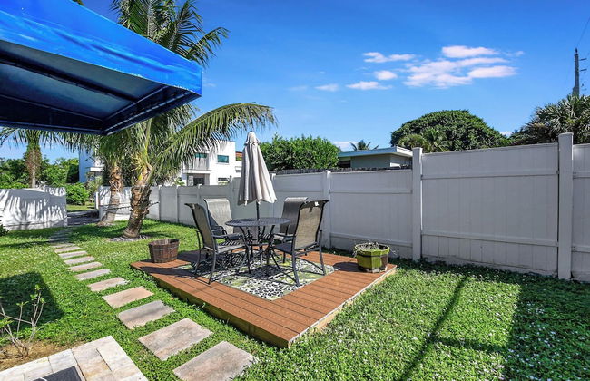 Cozy Cottage 5 Min to Beach Perfect for Couples - Photo 15