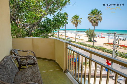 Photo 23 - Palm Beach House - Sea and Beach View