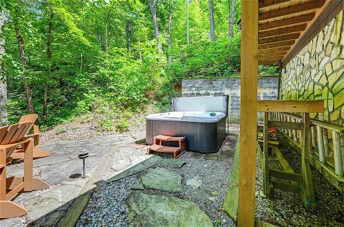 Foto 26 - Mountain-view Robbinsville Cabin w/ Hot Tub