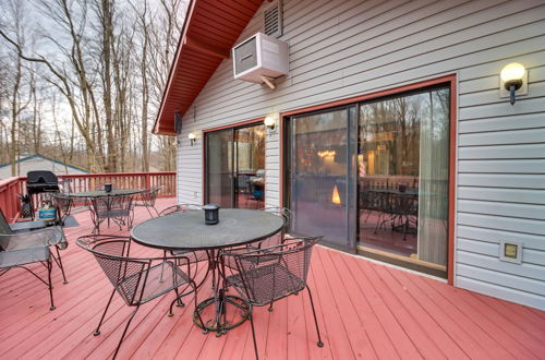 Photo 16 - Gouldsboro Cabin w/ Game Room - Near Lakes