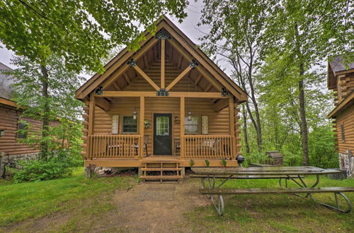 Foto 9 - Cozy Retreat w/ Porch & Double JJ Resort Access