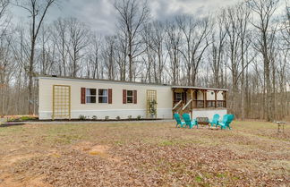 Photo 1 - Cozy Louisa Cottage Stay w/ Fire Pit