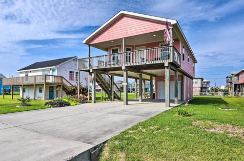 Photo 17 - Bright Galveston Home: Walk to Sea Isle Beach