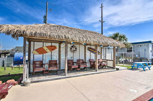 Photo 24 - Bright Galveston Home: Walk to Sea Isle Beach