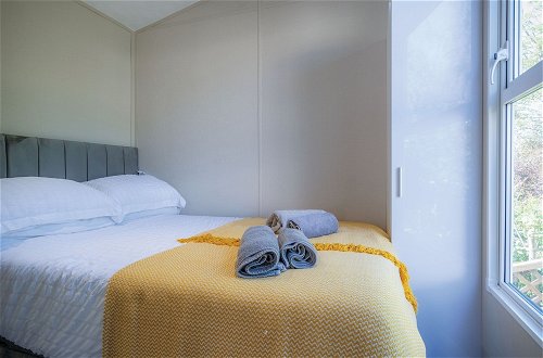 Foto 5 - The Studio - 1 Bedroom Cabin - Amroth