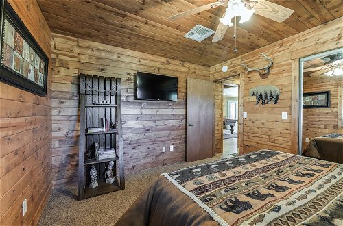 Photo 25 - Well-appointed Alto Cabin w/ Fire Pit & Pool Table