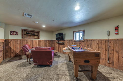 Foto 8 - Well-appointed Alto Cabin w/ Fire Pit & Pool Table