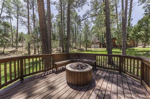 Photo 10 - Well-appointed Alto Cabin w/ Fire Pit & Pool Table