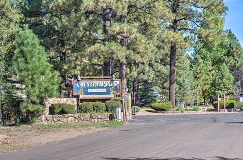 Photo 38 - Pinetop Townhome in Gated Resort w/ Pool & Spa