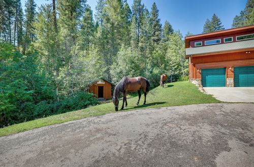 Foto 19 - Mountain Cabin w/ Pool at Flowing Springs Ranch