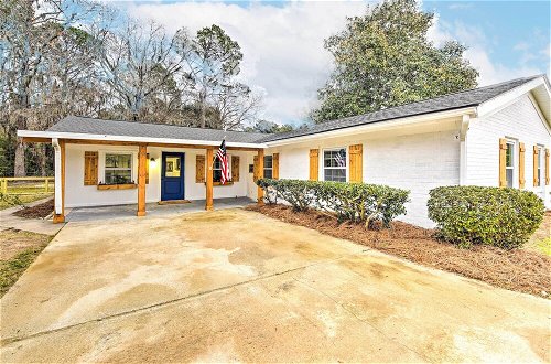 Photo 25 - Bright Beaufort Home w/ Porch & Fire Pit