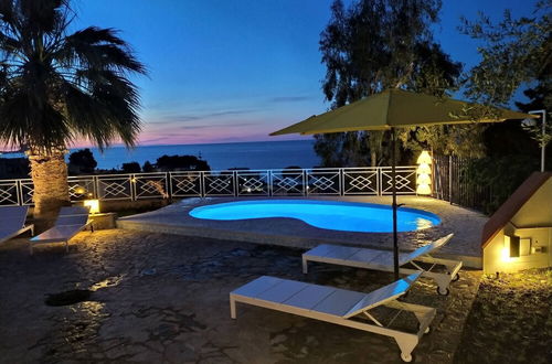 Photo 33 - Villa By The Sea With Private Pool Near Palermo Num1