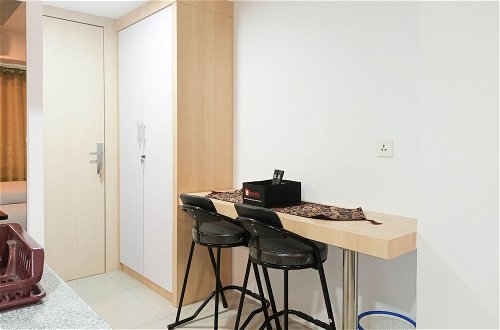 Photo 9 - Nice And Tidy Studio At De Prima Apartment