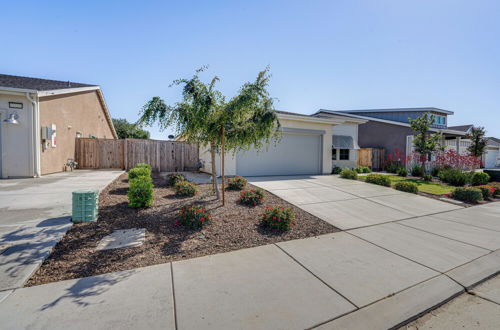 Photo 24 - Bright Bakersfield Home w/ Yard