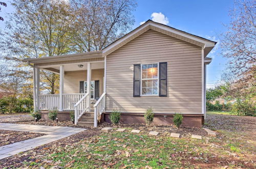 Photo 5 - Charming Huntsville Home w/ Deck