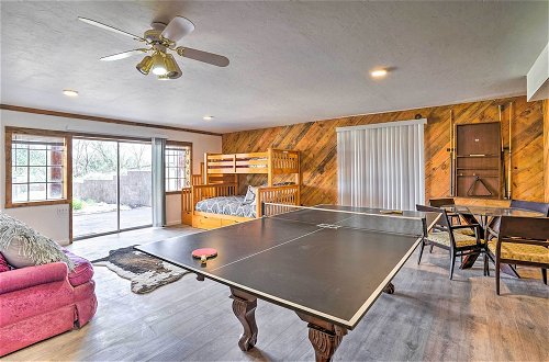 Foto 14 - Pet-friendly Chino Valley Cabin w/ Game Room