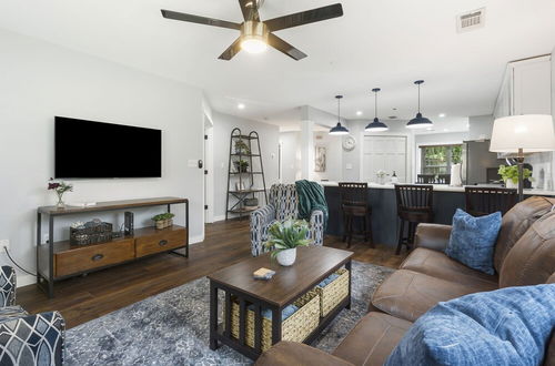 Photo 14 - Brookside Getaway - Spacious Sunroom