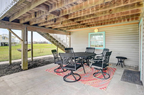 Photo 11 - Charming Galveston Vacation Rental: Walk to Beach