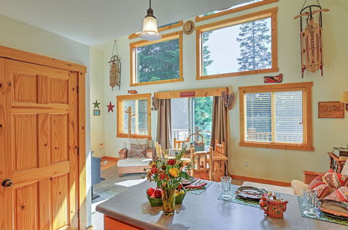 Photo 23 - Bright Klamath Falls Cabin w/ Deck & Mtn Views