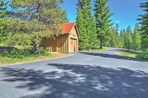 Photo 17 - Bright Klamath Falls Cabin w/ Deck & Mtn Views