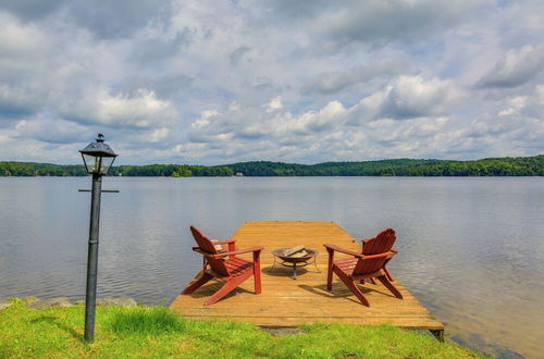 Foto 28 - Authentic 1912 Adirondack Lake Camp w/ Fire Pit