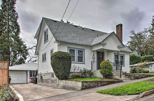 Foto 5 - Central Eugene House w/ Updated Interior & Yard