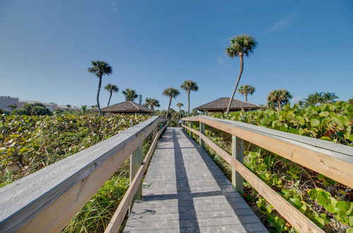 Photo 29 - Lavish Vero Beach Escape With Pool, Patio + Dock