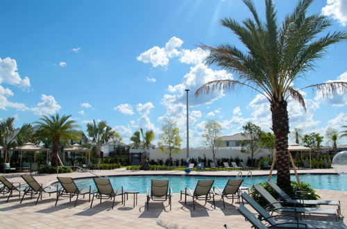 Photo 37 - Luxurious 2 Bedroom Apartment Close to Disney 303 4721