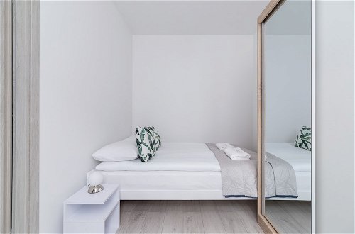Photo 2 - Expo Cracow Apartment by Renters