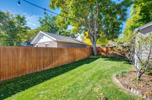 Foto 11 - Bright Denver Bungalow w/ Backyard & Patio