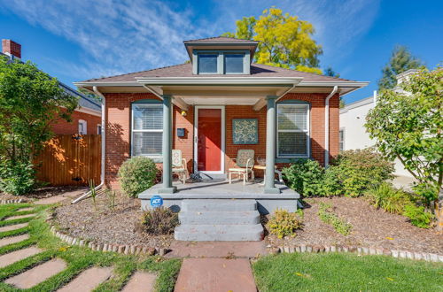 Foto 10 - Bright Denver Bungalow w/ Backyard & Patio