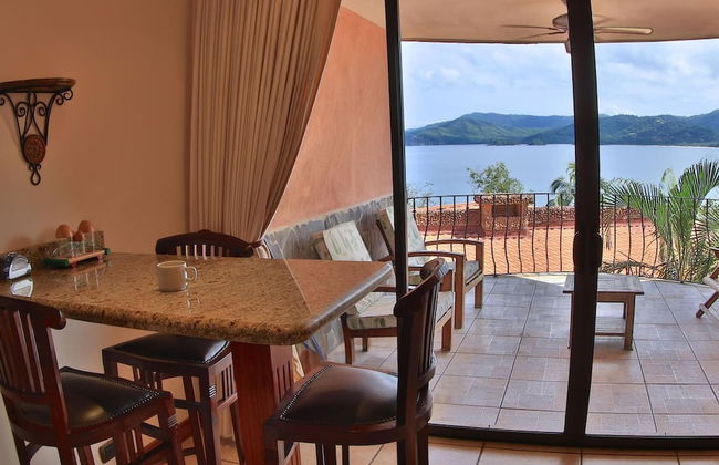 Hotel room-style ocean-view unit in Flamingo with pool - Foto 5