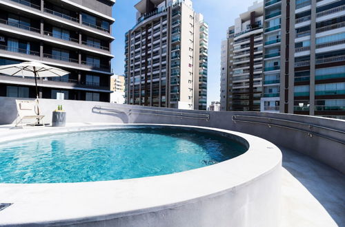 Foto 14 - Apartamento moderno com piscina e AC